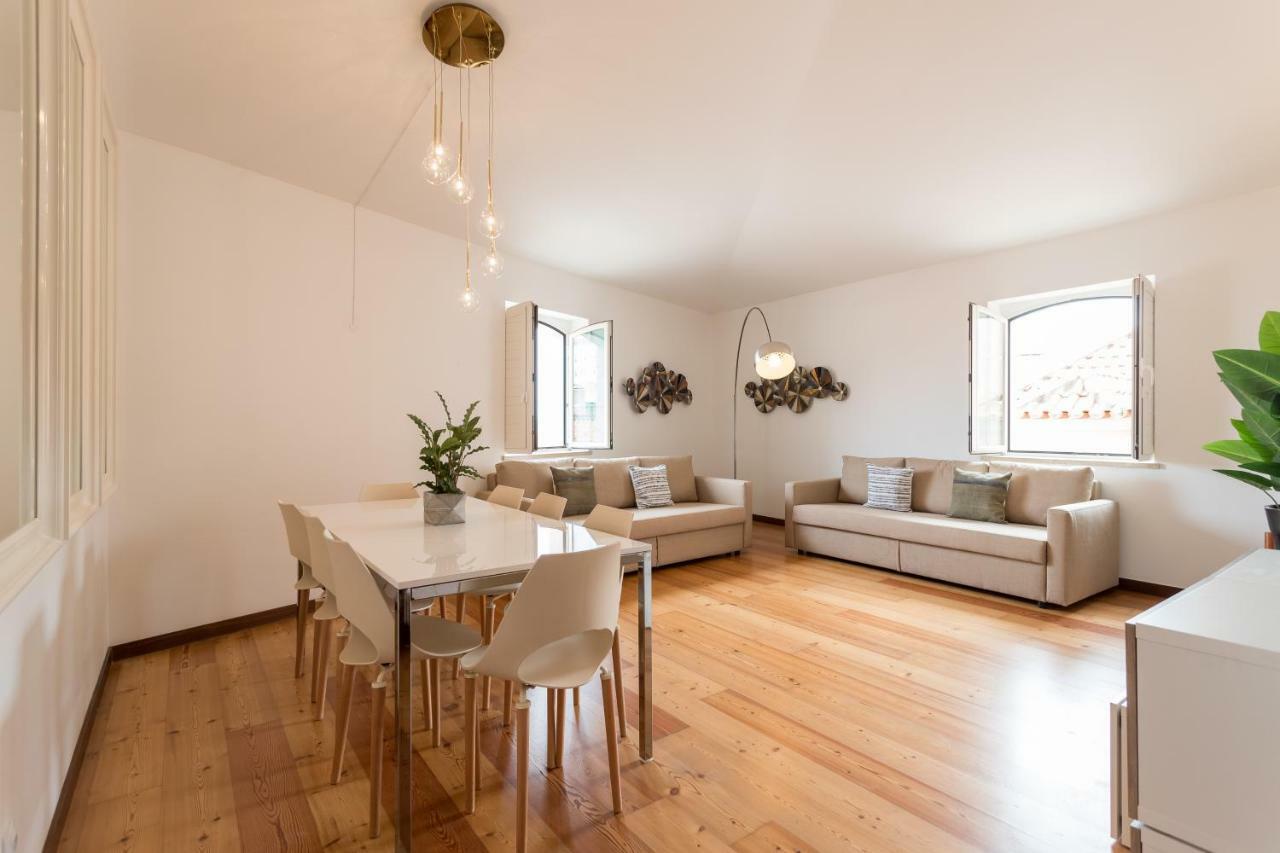 Alfama Modern Two-Bedroom Apartment W/ River View And Parking - By Lu Holidays Lisboa Kültér fotó