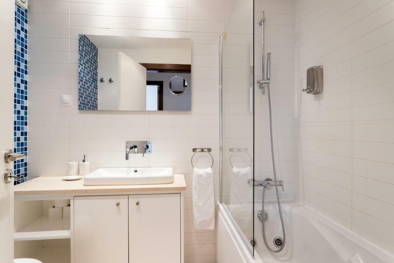 Alfama Modern Two-Bedroom Apartment W/ River View And Parking - By Lu Holidays Lisboa Kültér fotó