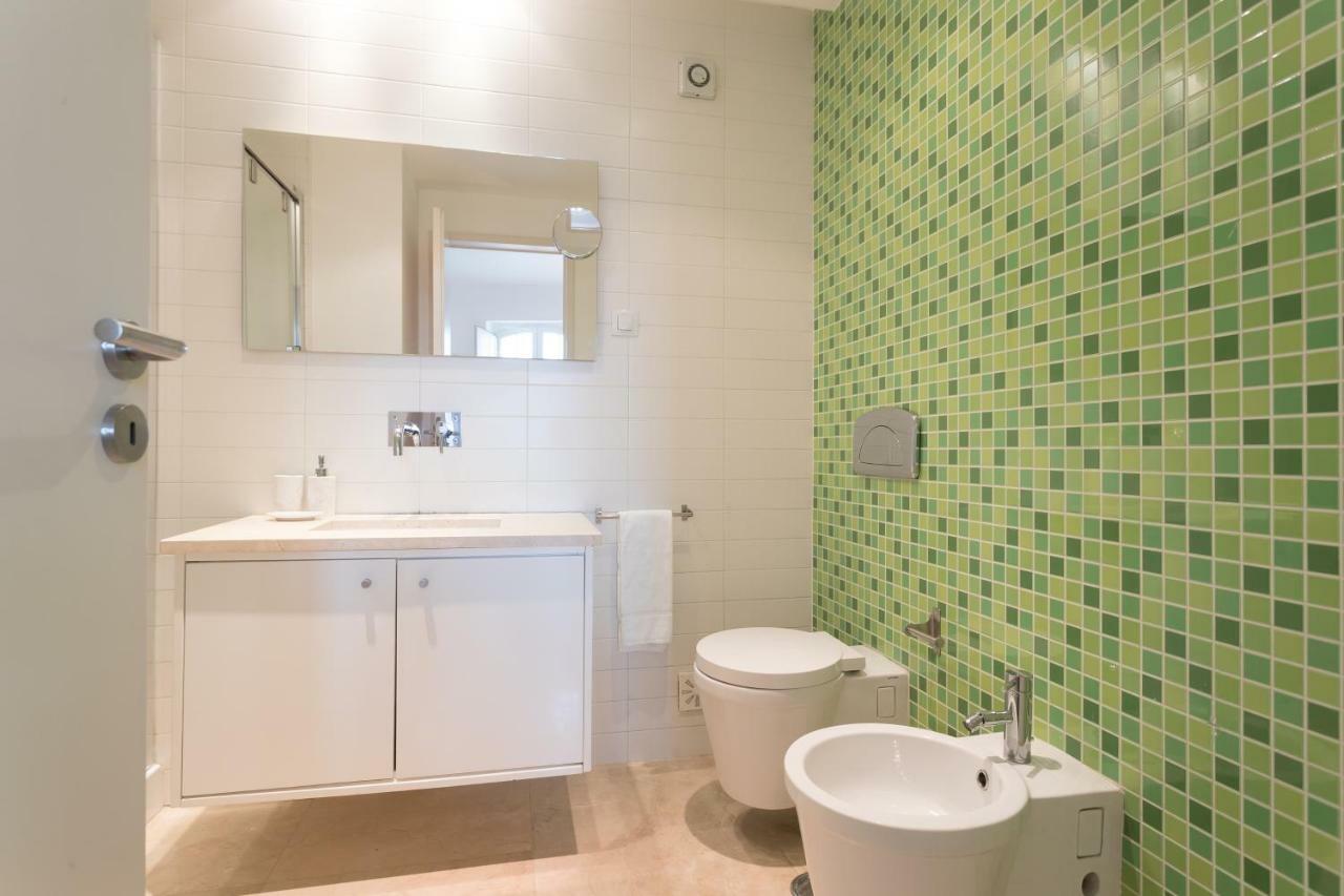 Alfama Modern Two-Bedroom Apartment W/ River View And Parking - By Lu Holidays Lisboa Kültér fotó